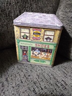 Vintage Helvor Berneske's Shoes Tin Box - Green & Yellow